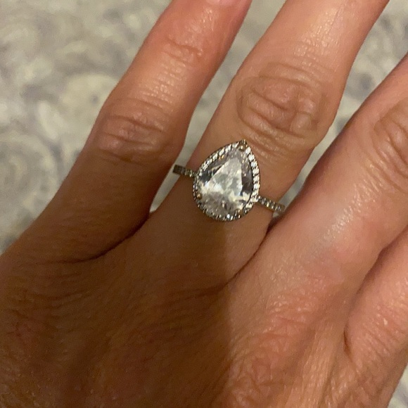 Pandora Tear Drop ring - Picture 3 of 5